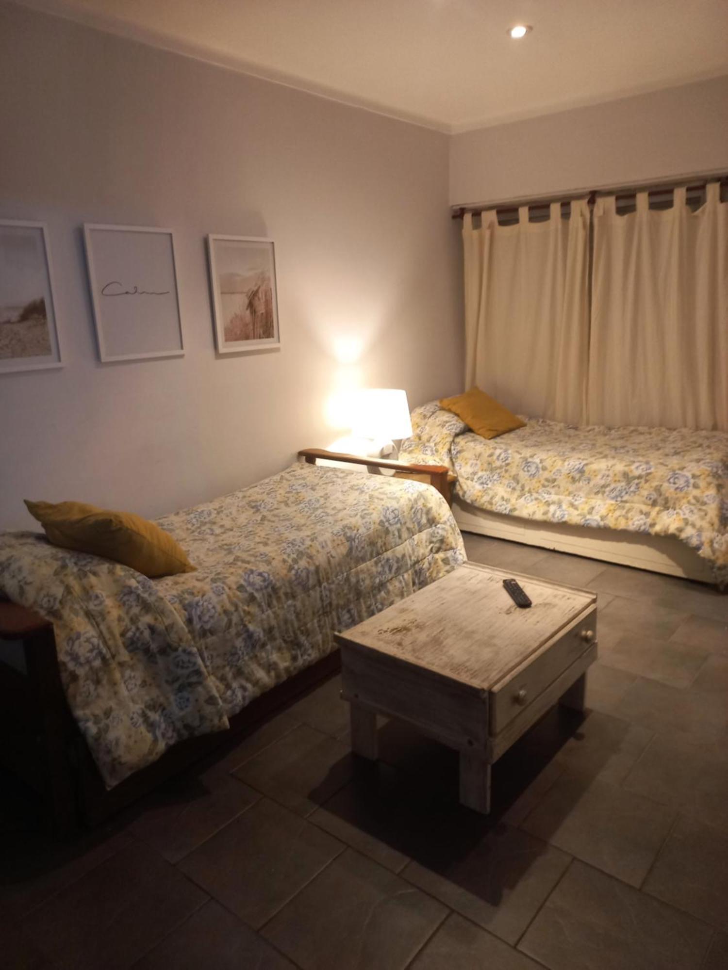 La Biblioteca Apartment Olavarria Bilik gambar
