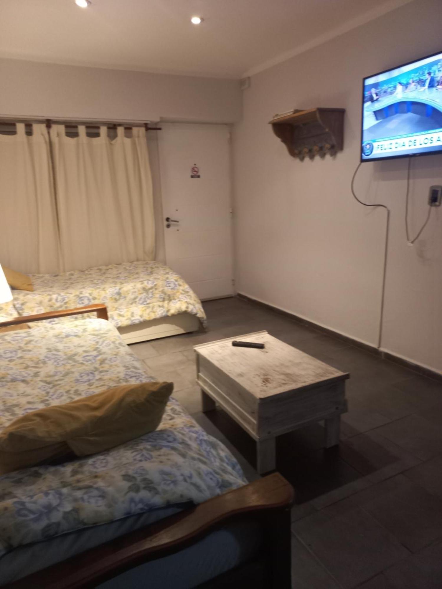 La Biblioteca Apartment Olavarria Bilik gambar